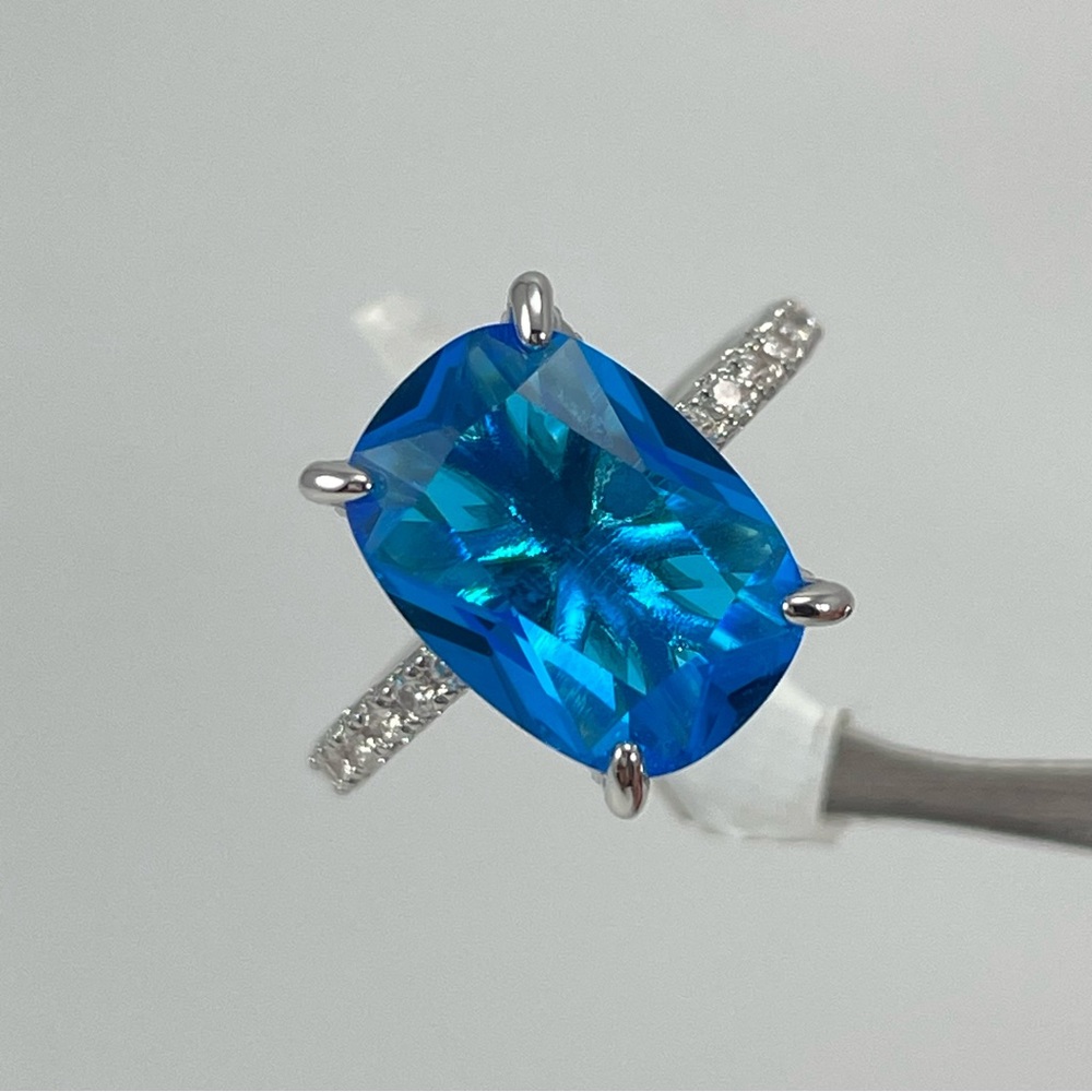 Bright Blue Sapphire White Diamond CZ Silver Plated Statement Solitaire Ring